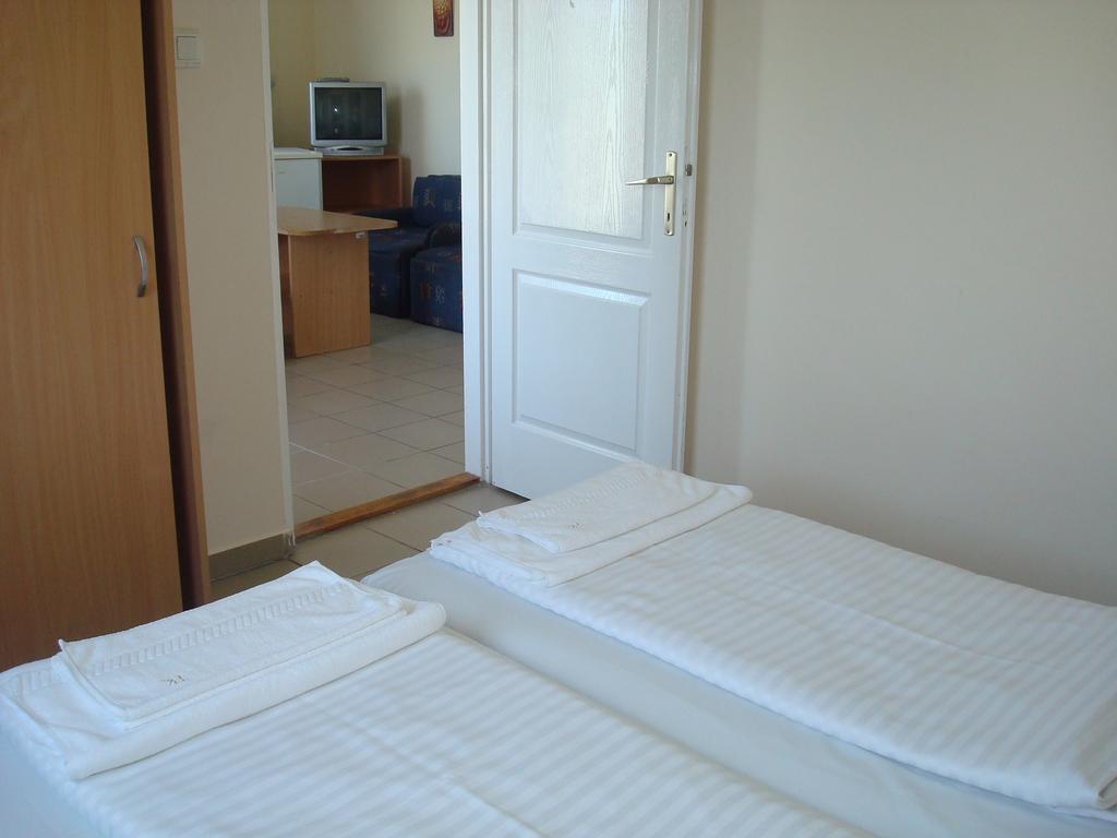 Termal Kemping Apartmanok Tiszaújváros Oda fotoğraf